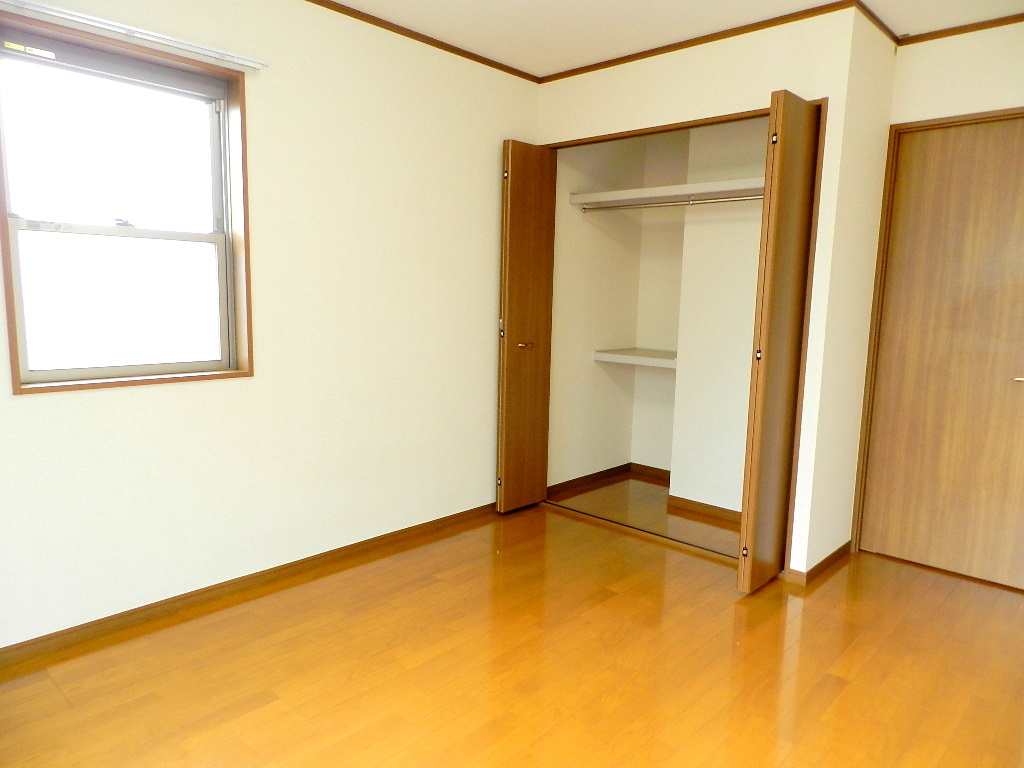 Living and room.  ※ image