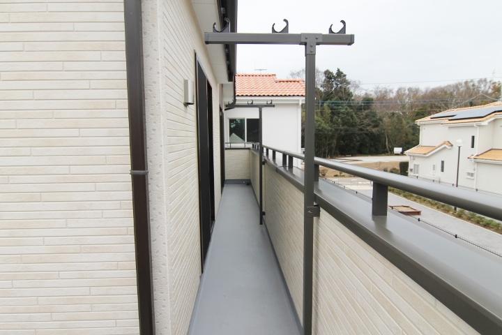 Balcony.  ■ Immediate Available ■ 13 is a balcony of Building. This house is also attractive balcony! Ya a lot of your laundry, Futon also would tidy at once! !