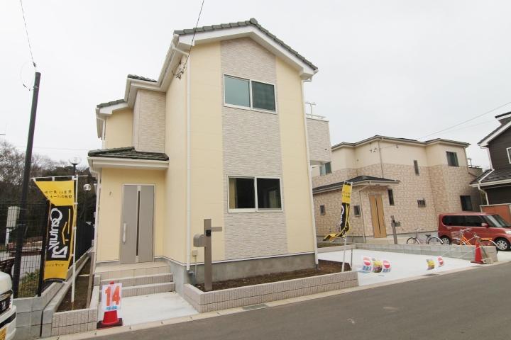 Local appearance photo.  ■ Immediate Available ■ 14 is the appearance of the Building. Since the south side of the space is spacious, Day ・ Ventilation are both good.