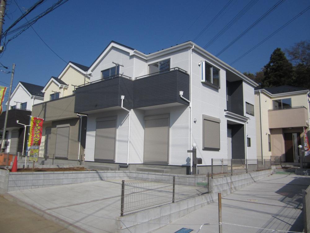 Local appearance photo. Local (11 May 2013) Shooting