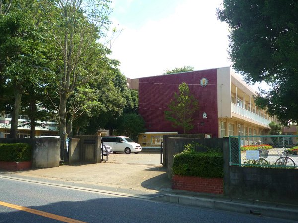Primary school. Yotsukaidou 1000m up to elementary school (elementary school)