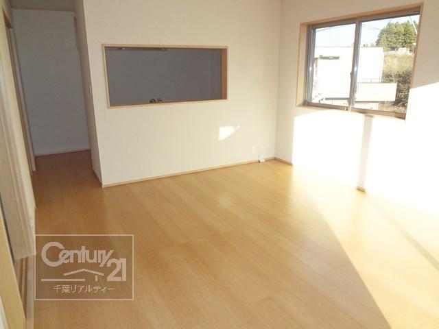 Living. Building 2 LDK