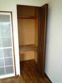 Other. It is a photograph of the other rooms. Western-style is of 6 quires storage.