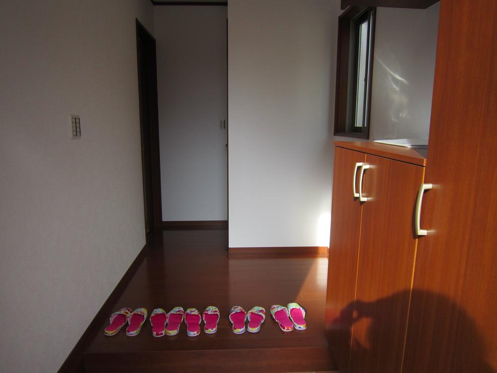 Entrance. Local (12 May 2013) Shooting