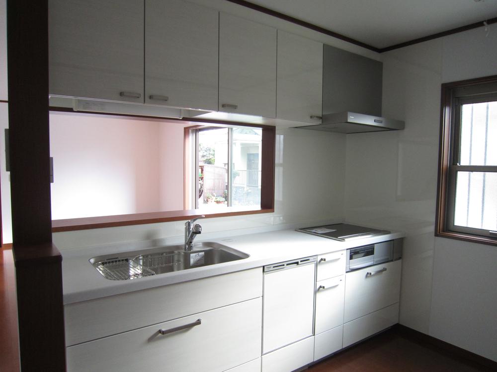 Kitchen. Indoor (12 May 2013) Shooting