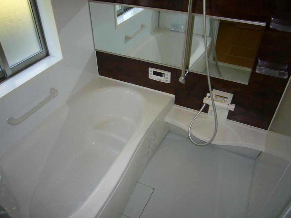 Bathroom.  ☆ Spacious 1 pyeong type of unit bus ☆  ◆ With bathroom dryer  ◆ Adopted eco Jaws in the water heater