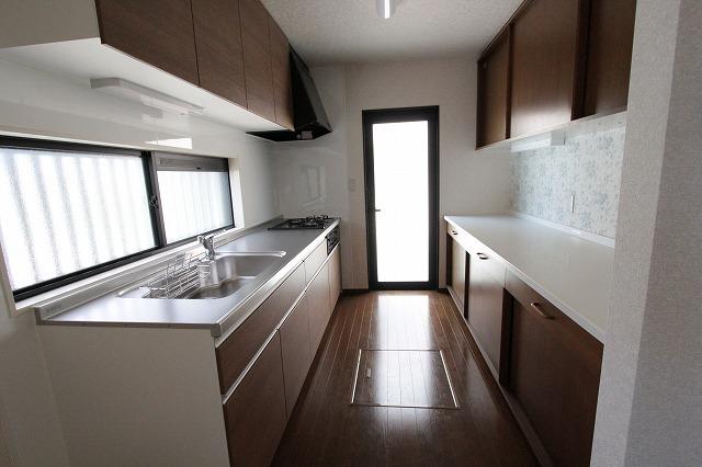 Kitchen. Bright and spacious kitchen System kitchen new!