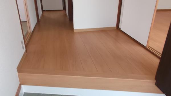 Living. Floor use the flooring of Sumitomo Crest
