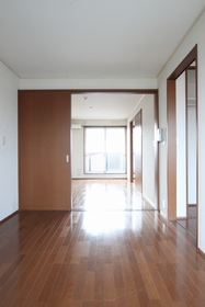 Living and room. K5.5 Pledge + Hiroshi 6.5 Pledge sunny south-facing balcony