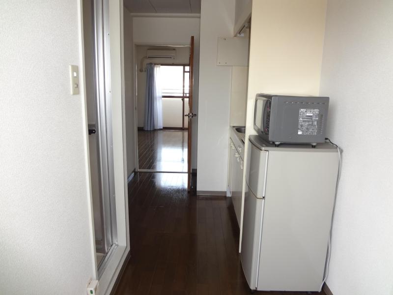 Living and room. Regent ・ Tobe 1K refrigerator Microwave with