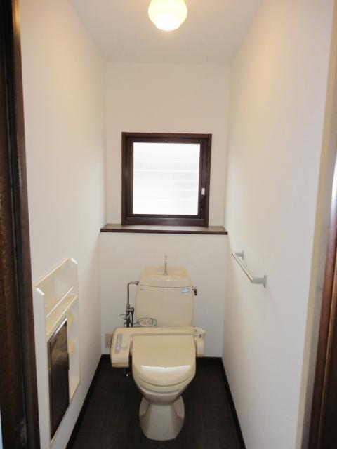 Toilet. Second floor toilet