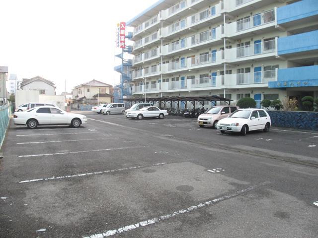 Parking lot. Matsuyama Kosaka Kosaka Heights Parking Lot