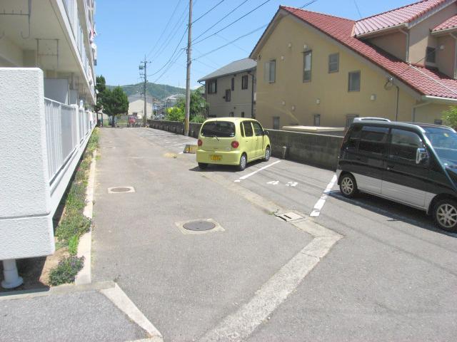 Parking lot. Matsuyama Kosaka Kosaka Heights Parking Lot