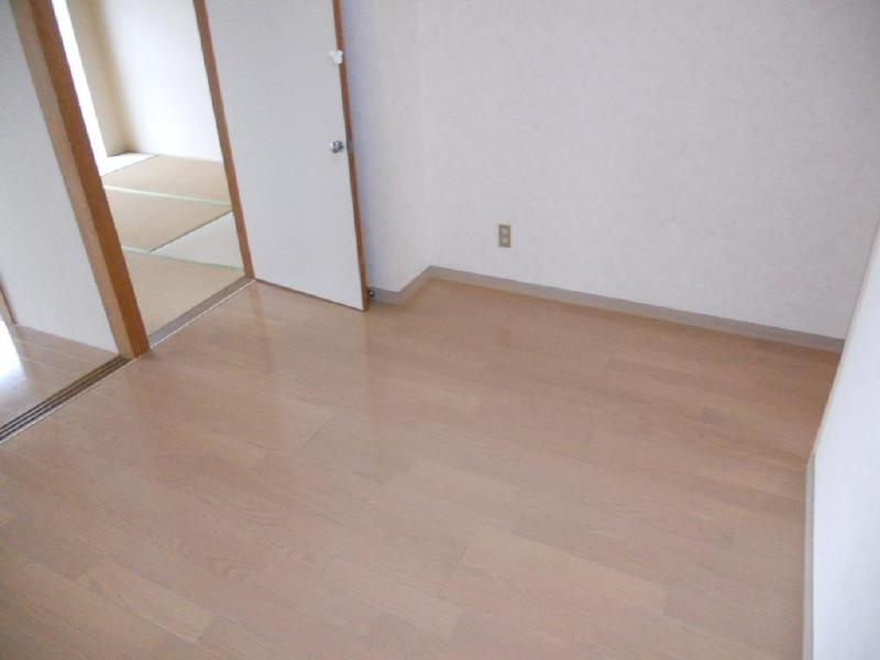 Living and room. Niihama-cho Minatosan Mansion DK6 Pledge