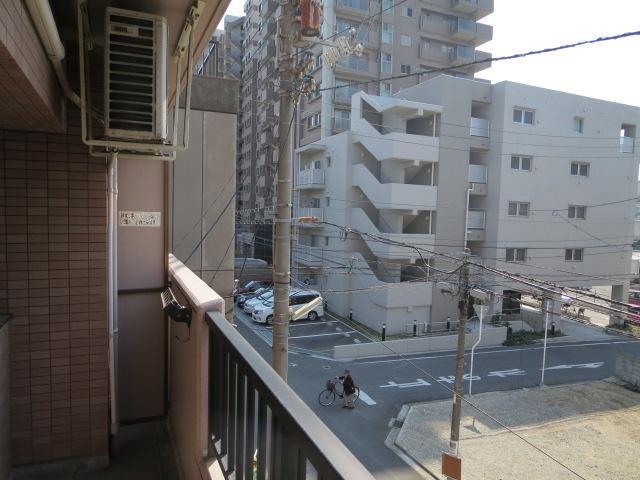 Balcony. Matsuyama Shinonome-cho East Cloud Veranda