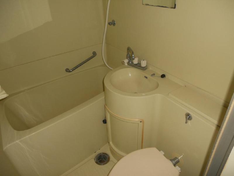 Bath. Yamakoshi 2-chome Nishihara Bill bathroom ・ toilet