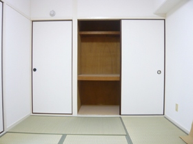 Living and room. Japanese-style room 6 quires