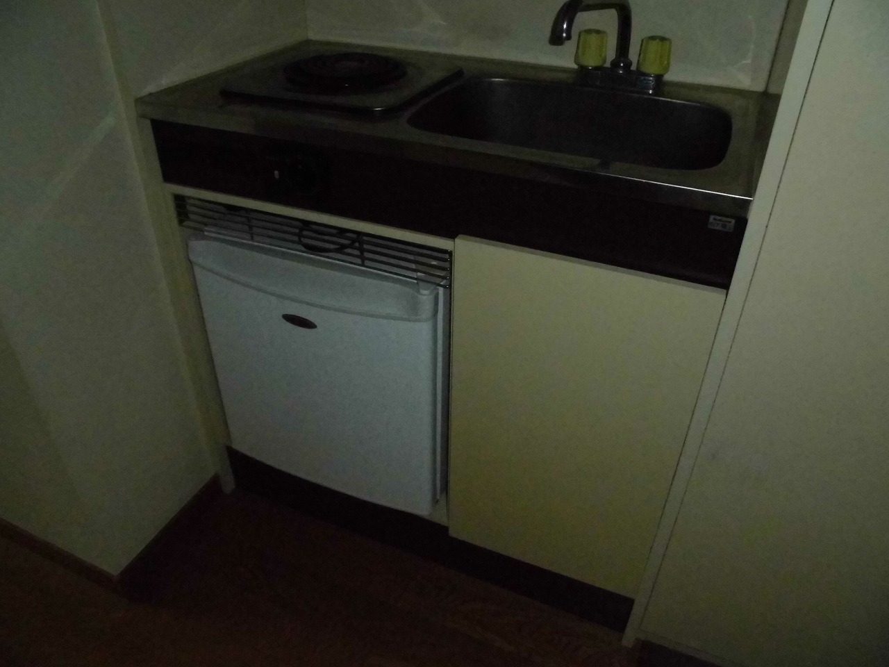 Kitchen. With a mini fridge (new)