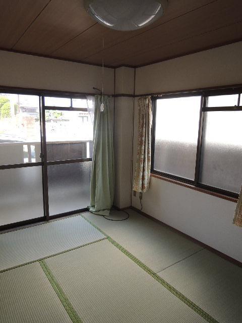 Living and room. Bright Japanese-style room (^ - ^)