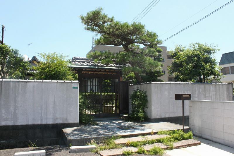 Local appearance photo. Is one houses Ken with elegance.