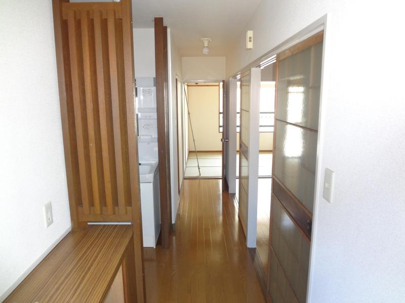 Entrance. The first Nagai Mansion The room from the front door