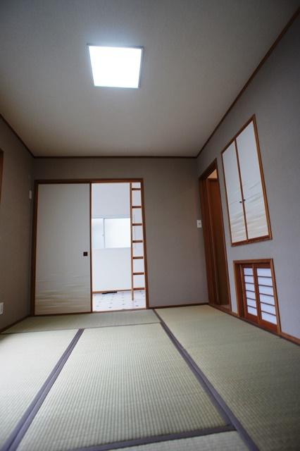 Non-living room. Living More Japanese-style