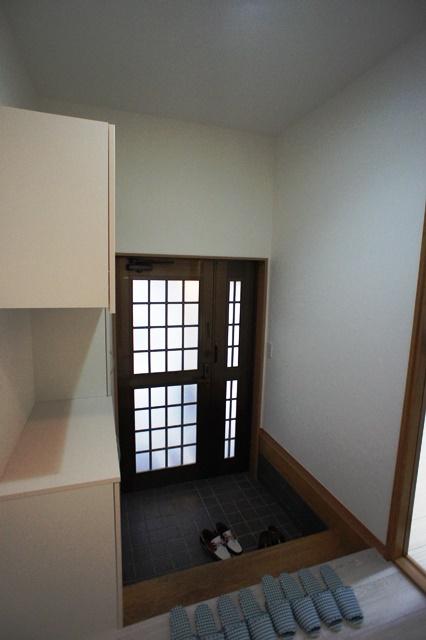 Entrance. Entrance inside