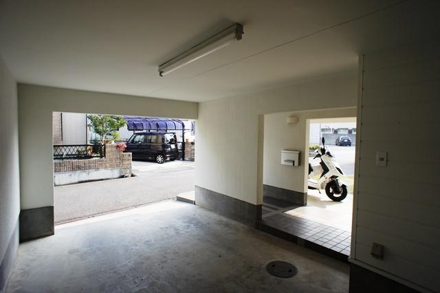 Parking lot. Built-in carport