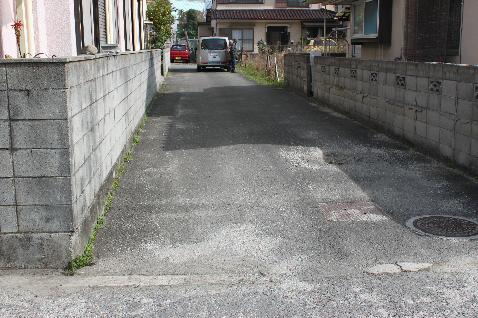 Local photos, including front road. Road width is located about 4m. Also through public sewage.
