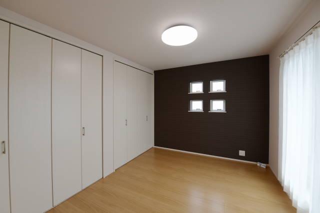 Other introspection. Second floor Western-style room