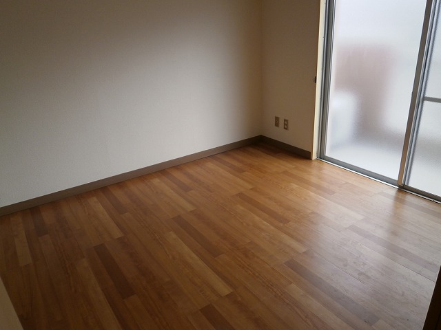 Other room space. Flooring can feel the warmth of the wood