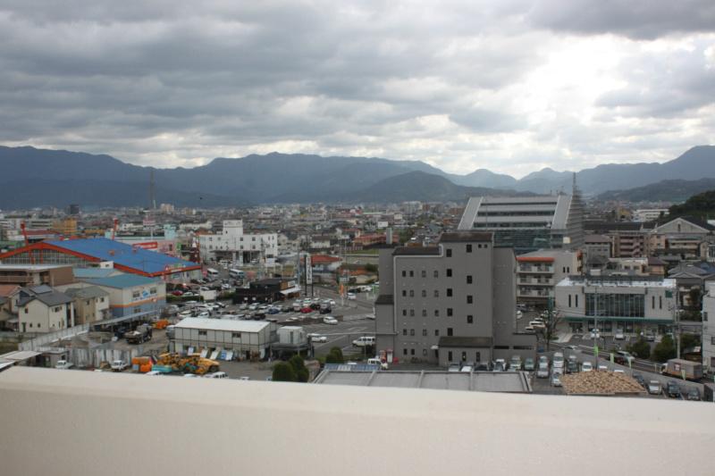 View photos from the dwelling unit. We hope the south from the 10th floor of the room