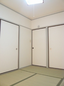 Living and room. Japanese-style room 6 quires