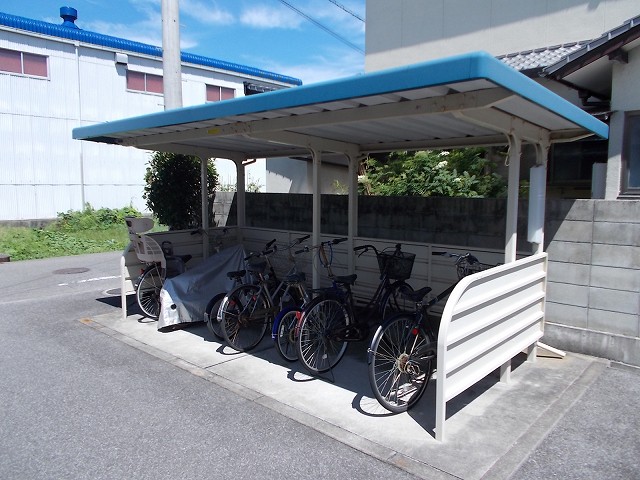 Other. 0m to bicycle parking lot (Other)