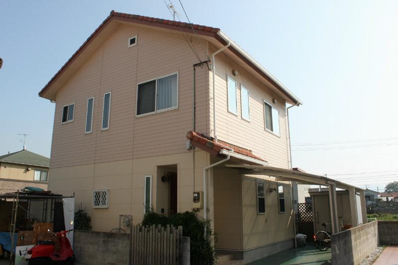 Local appearance photo. Heisei 18 years built a beautiful building.