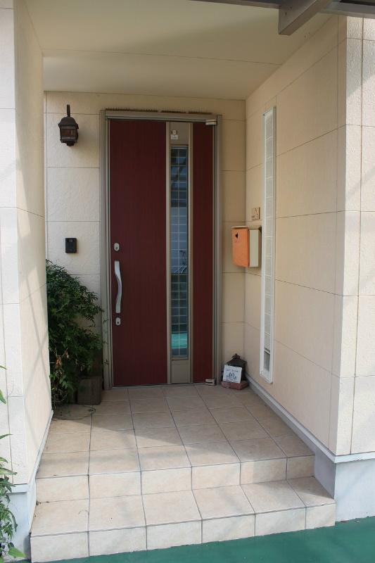 Local appearance photo. It is the entrance with a clean.