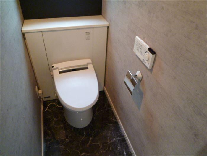 Toilet. Toilets with heated toilet seat