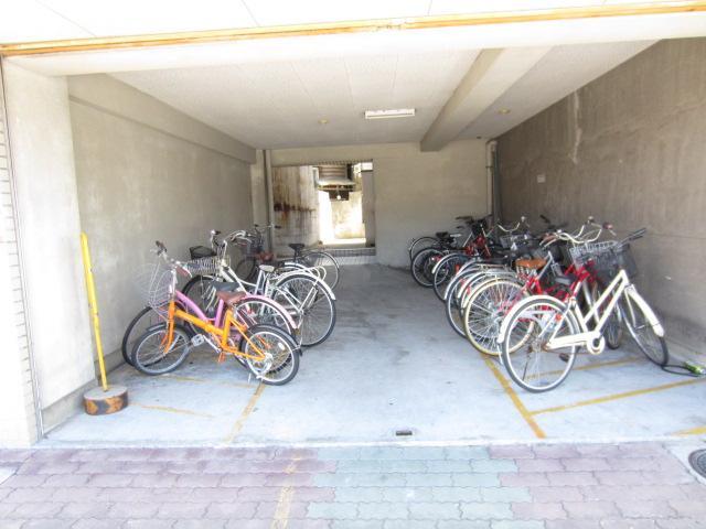 Other common areas. Matsuyama Tachibana 10th Green Heights Bicycle-parking space