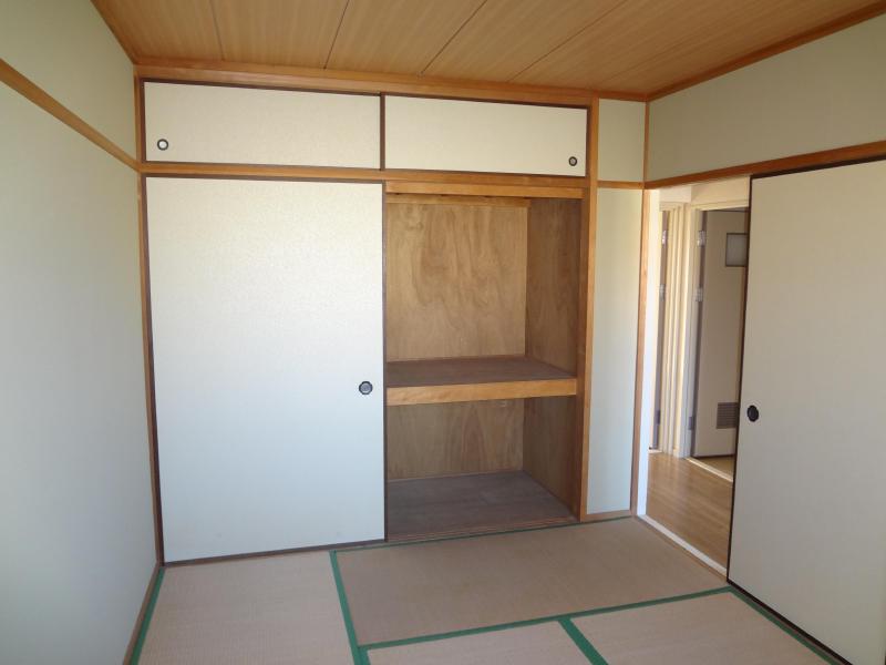 Living and room. Japanese-style room Armoire