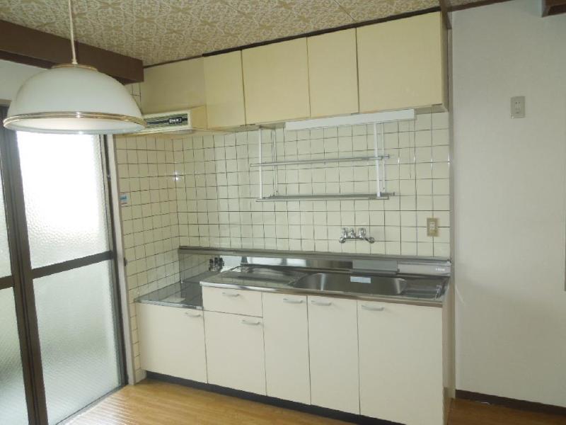 Kitchen. Kitakume cho Kondo Mansion kitchen