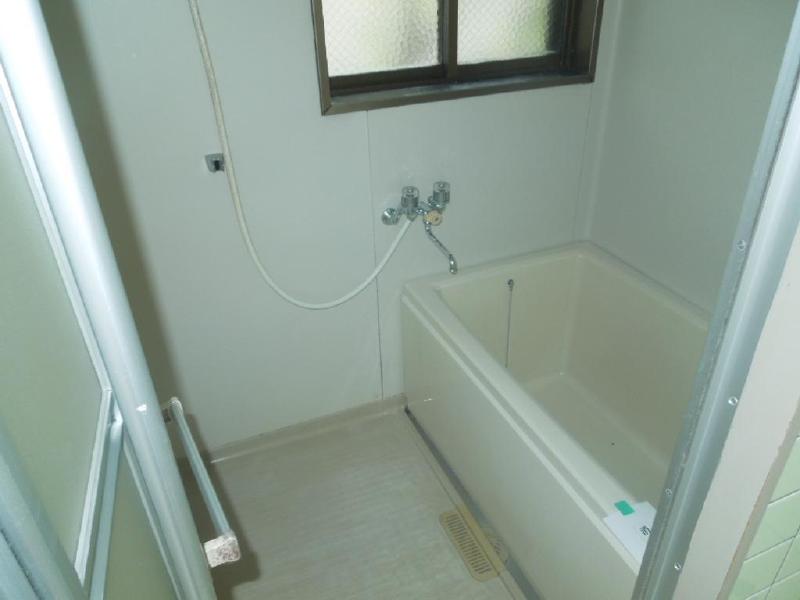 Bath. Kitakume cho Kondo Mansion bathroom