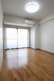 Living and room. Western-style 6 tatami flooring