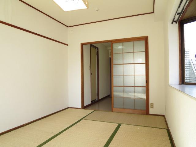 Living and room. Matsuyama Matsumae Mezonmaruni Interior