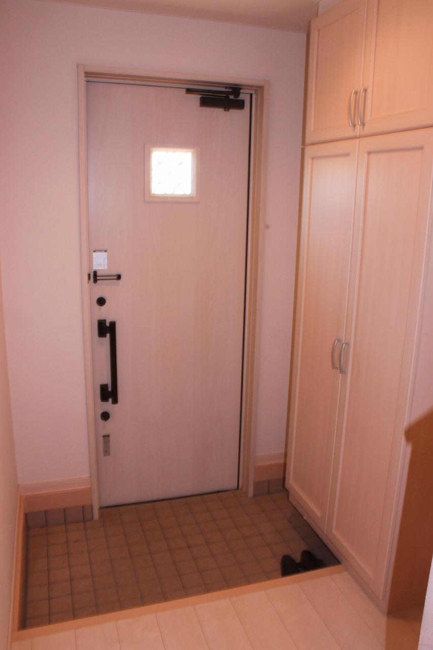 Other. Is the entrance that can be a lot of storage.