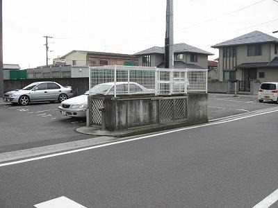 Other common areas. Garbage yard