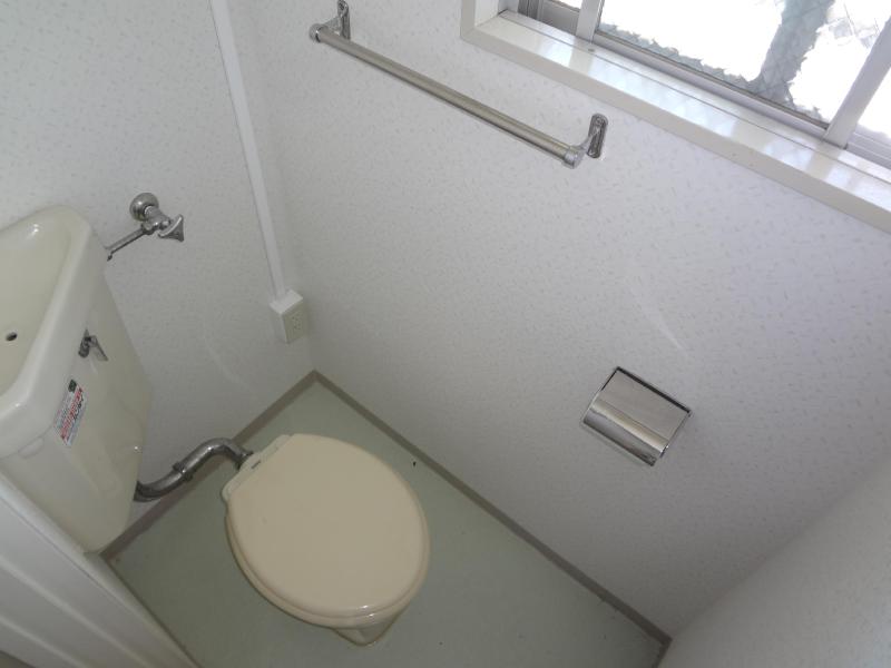 Toilet. Nishiishii Yatsuka Mansion toilet