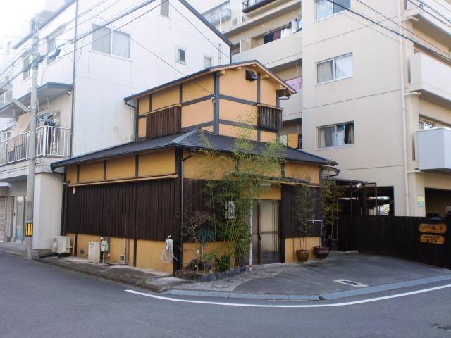 Local appearance photo