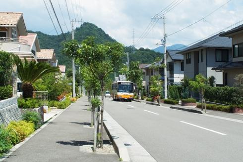 Sale already cityscape photo. Green Hills Yunoyama streets of the total compartment number 1192 partition that becomes the Shikoku's largest. It has achieved a beautiful cityscape to formulate certain rules, such as for the planting and parking spaces