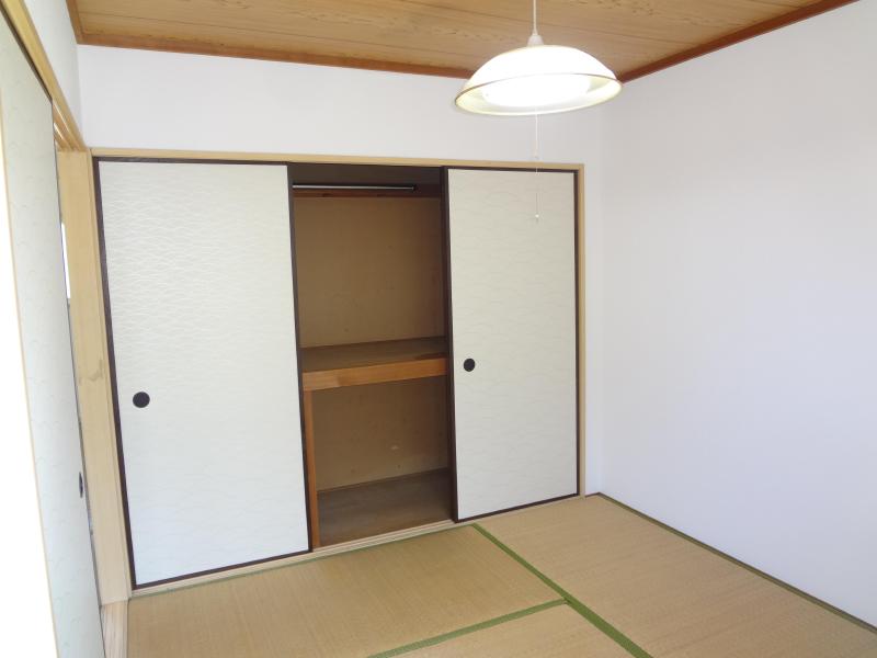Living and room. Nishiishii 6-chome 2DK Japanese-style room Armoire