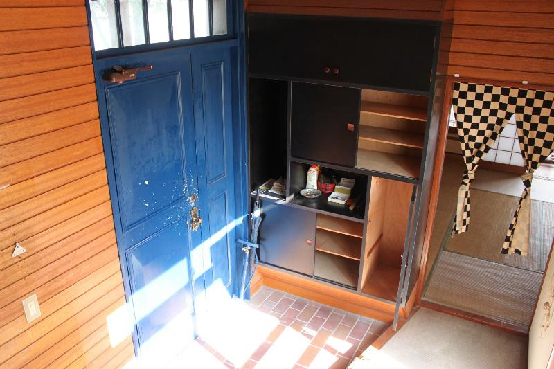 Entrance. Entrance housed also placed other than shoes